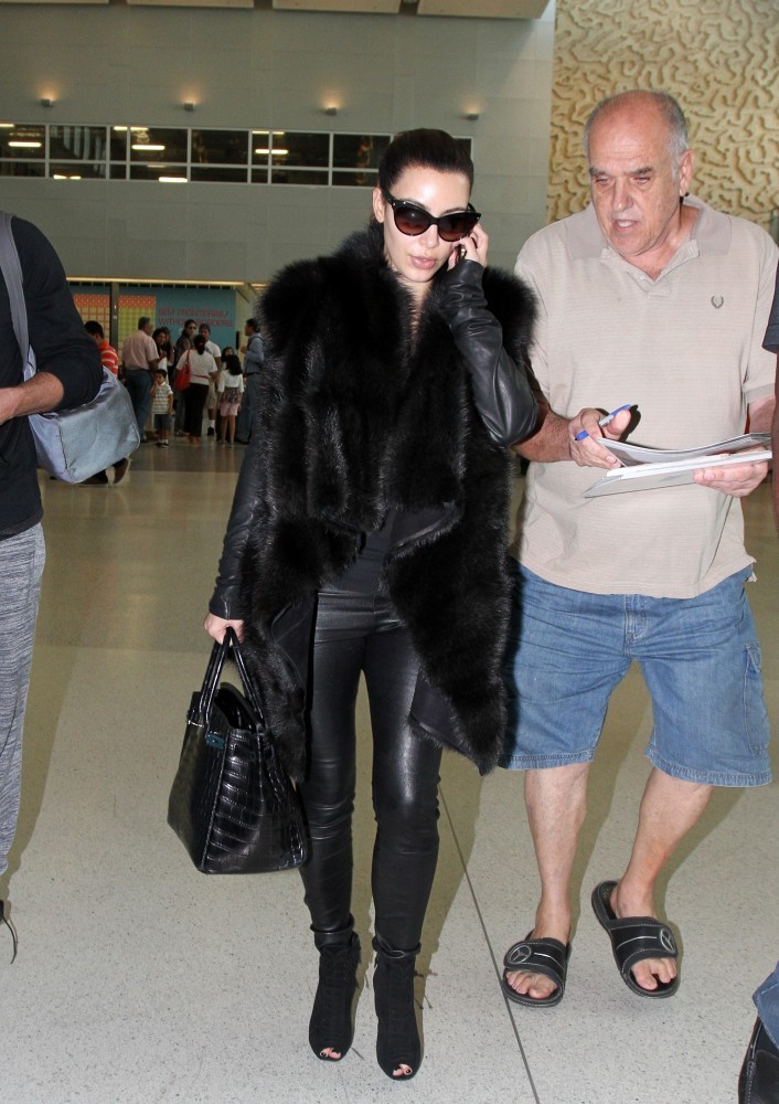 Kim Kardashian 12 11 2012 02 h