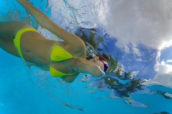 Hot Girls Underwater 4