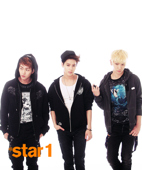 SHINee Star 1 Magazine April Issue 13 7