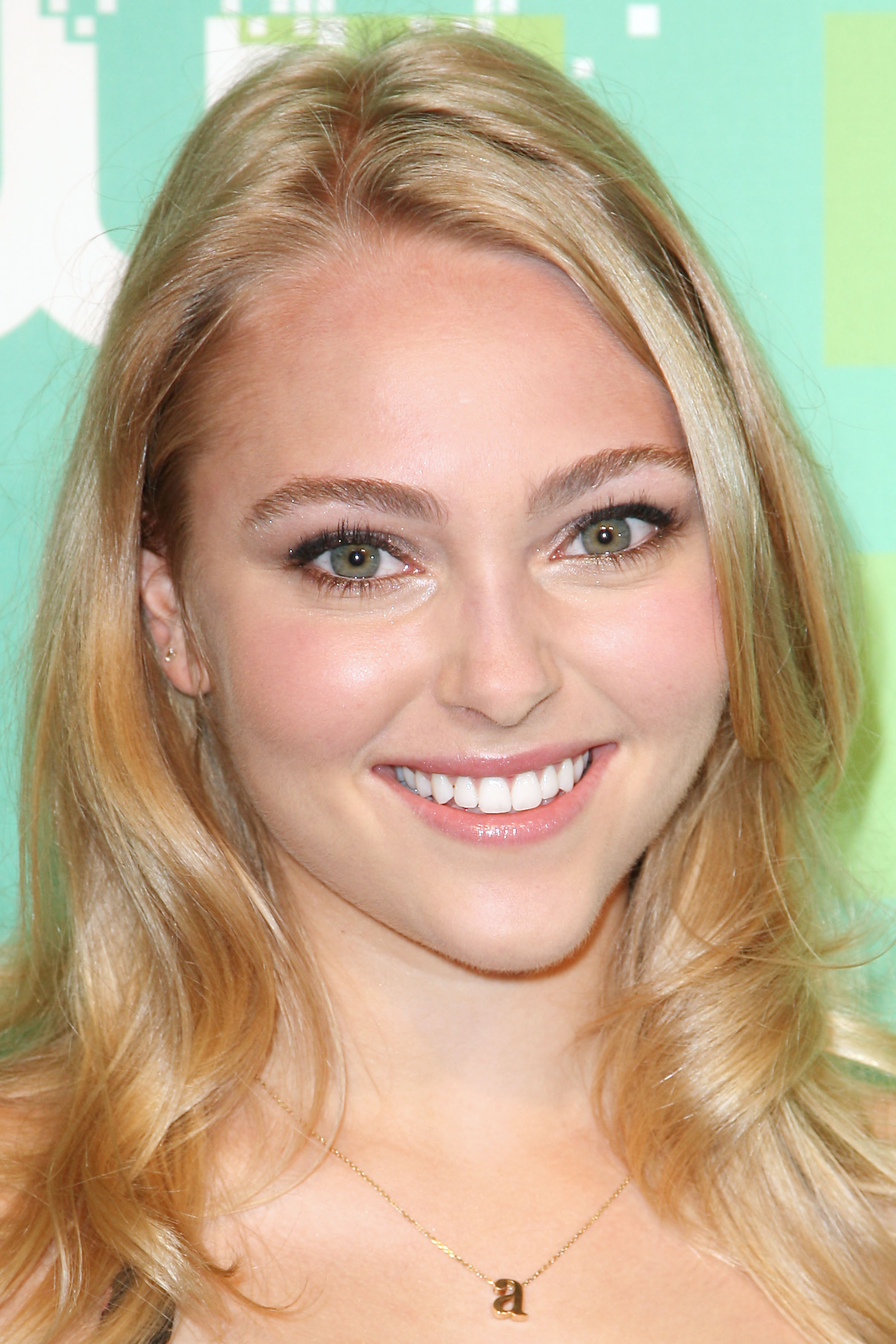 Annasophia Robb Gallery