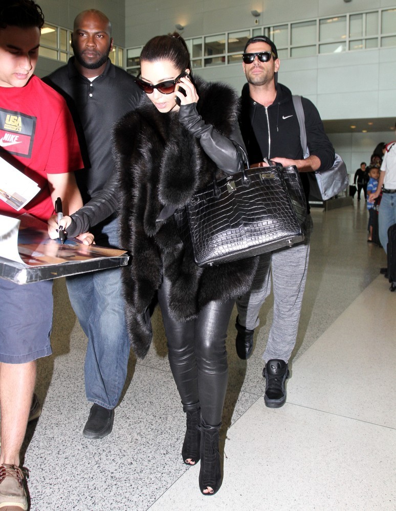 Kim Kardashian 12 11 2012 02 d